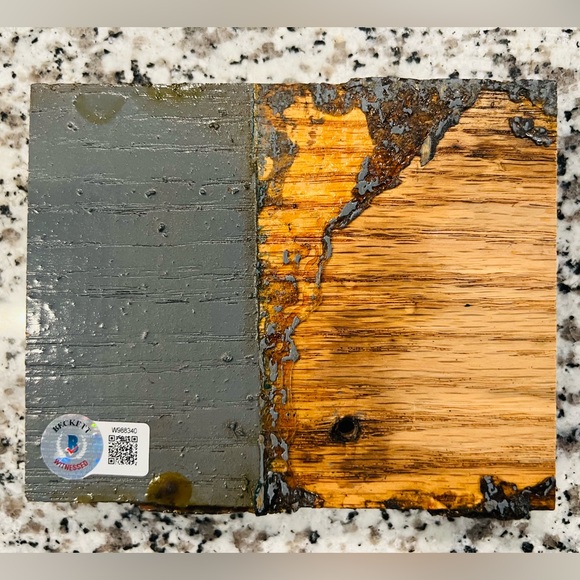 Exclusive Larry Bird Parquet Floor Piece Autograph - Picture 2 of 2